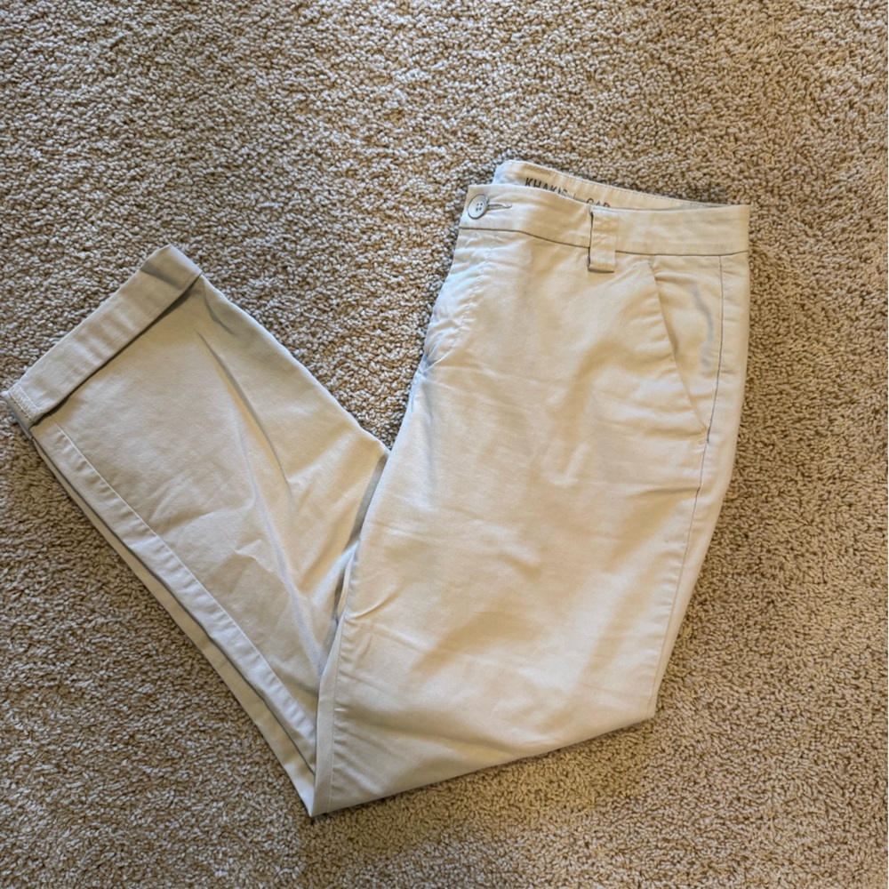 GAP Women’s Khaki Chino Pants